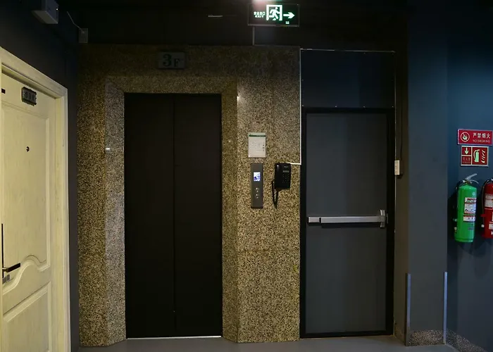 Hotel Forrest